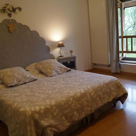 Chambre D'Hotes La Jument Grise Lescheroux Екстер'єр фото