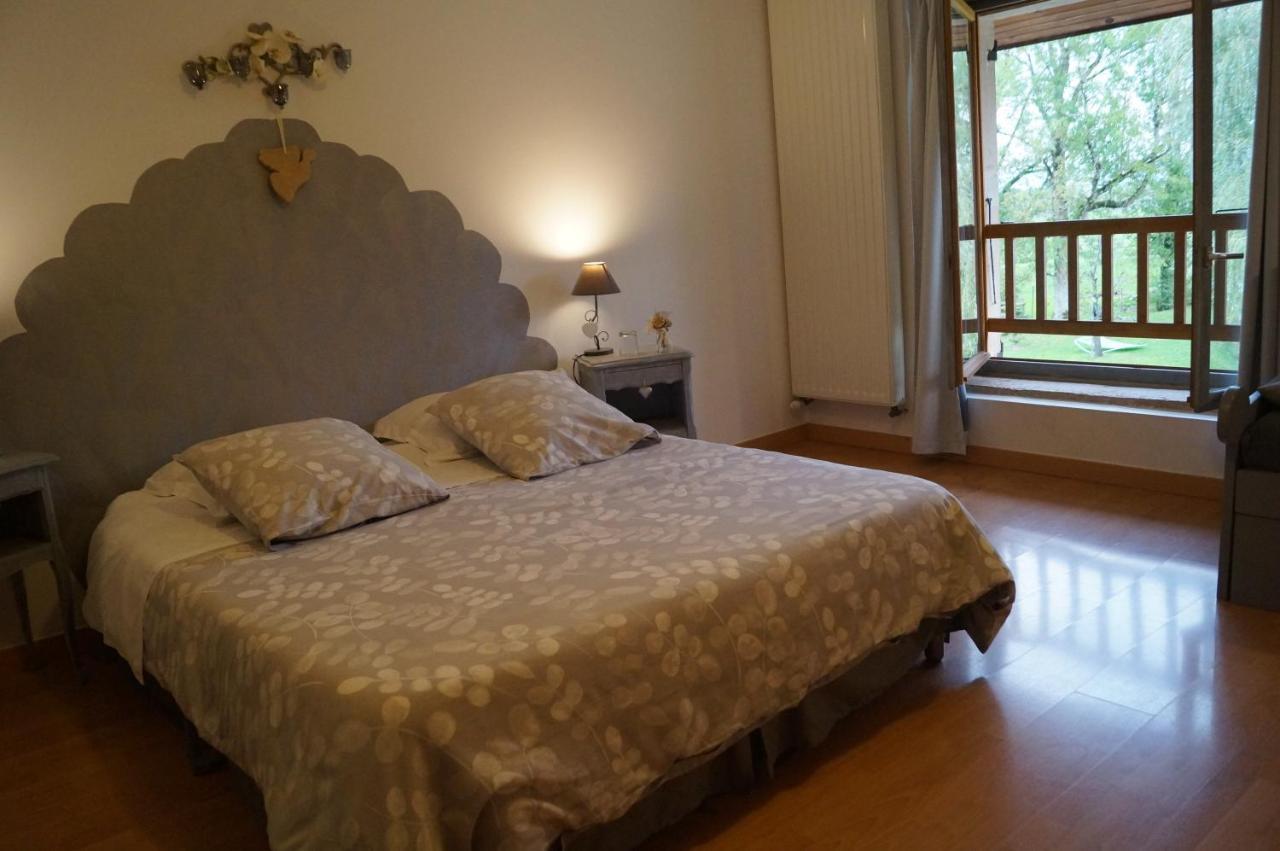 Chambre D'Hotes La Jument Grise Lescheroux Екстер'єр фото